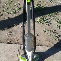 !! Carpet Cleaner Bissell  Firm Price 