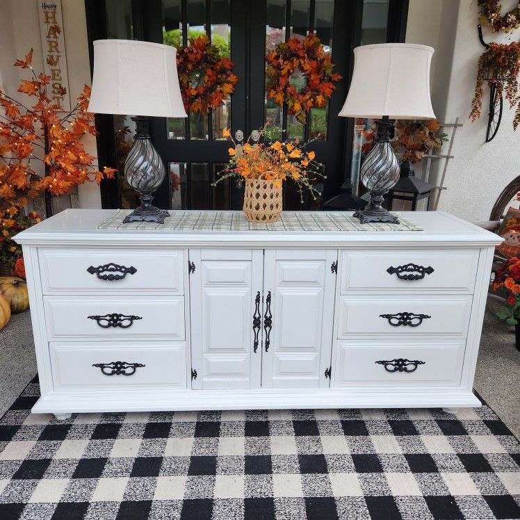 Dresser 