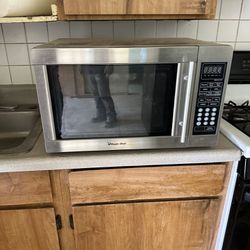 FREE Magic Chef Microwave *Read Description*