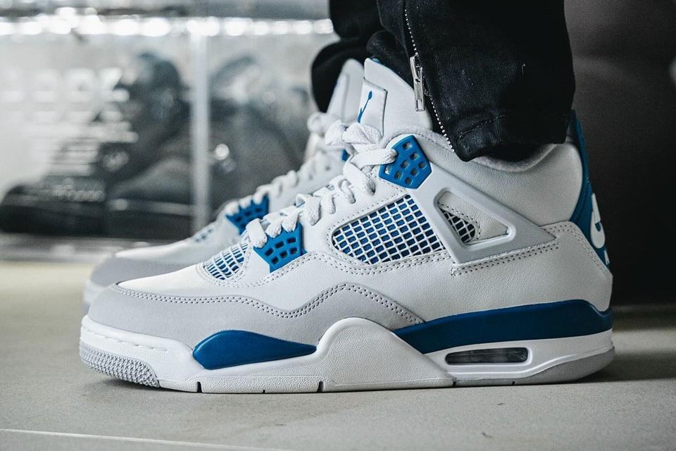 Jordan 3 Fear And Jordan 4 military Blue 10.5