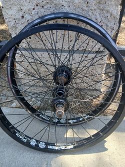 Bmx  alienation plain black rims