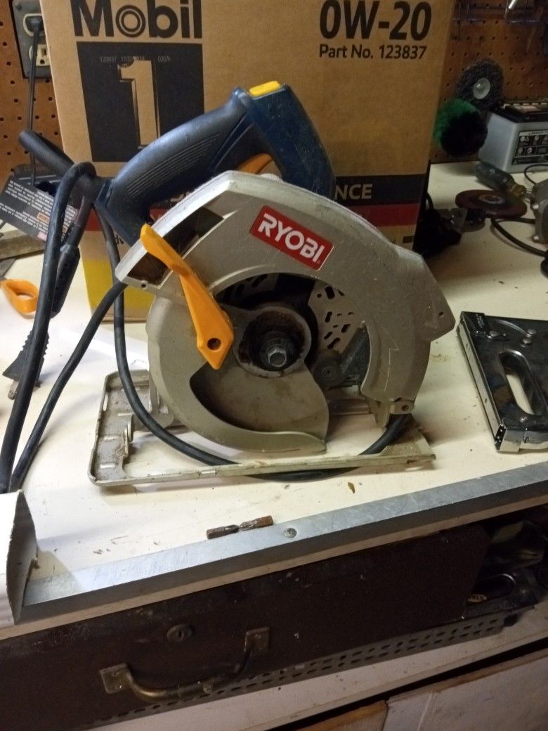 Ryobi 7 1/4 Circular Saw