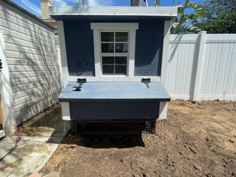 OverEZ Medium Chicken Coop