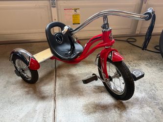 Schwinn kid tricycle