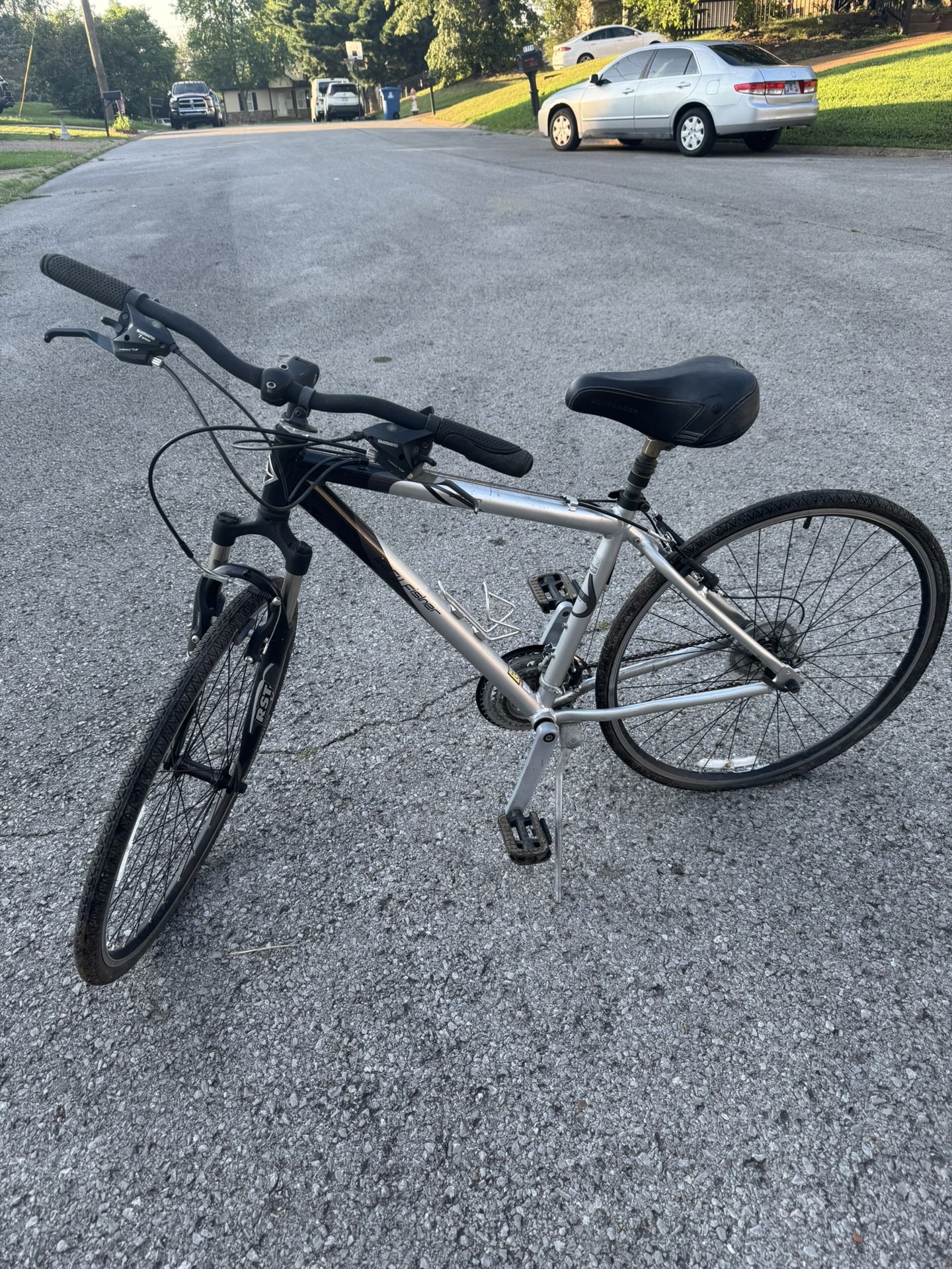 Gary Fisher Tiburon Hybrid Bike |Bontrager Upgrades | Trek Quality