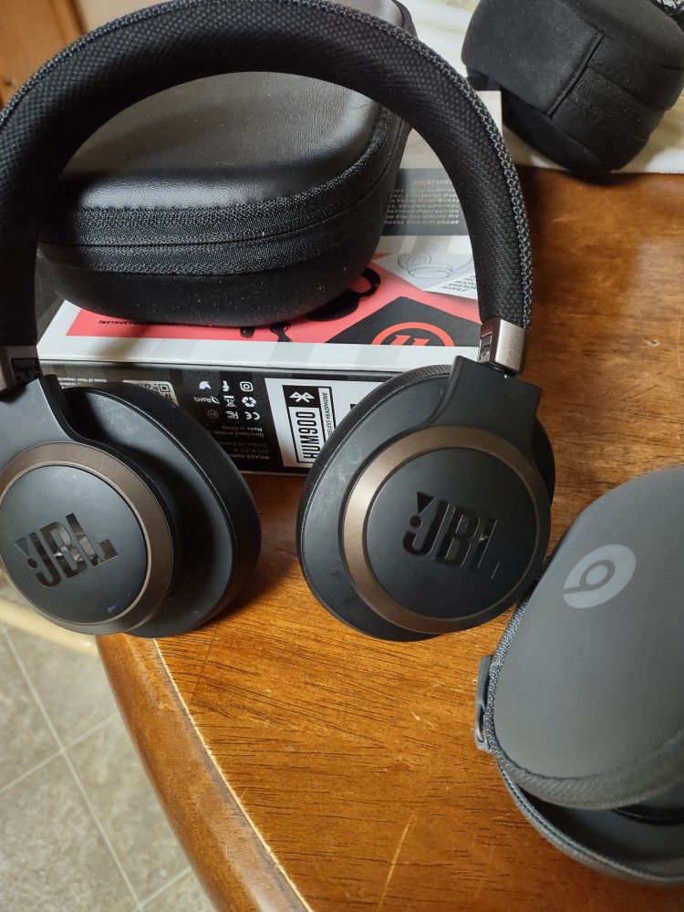 HEADPHONE COLLECTION