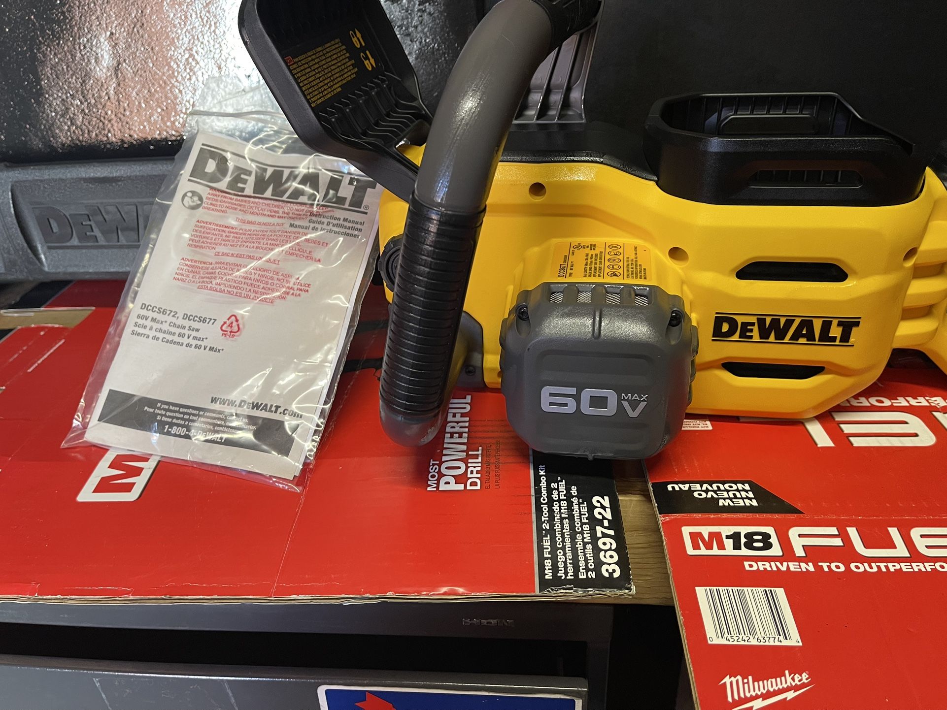 DEWALT 60V MAX CHAIN SAW #DCCS677 (( Tool Only)) Out The Box New Never Used. (( Coming To Check First )) (( Tool Only. Read Below