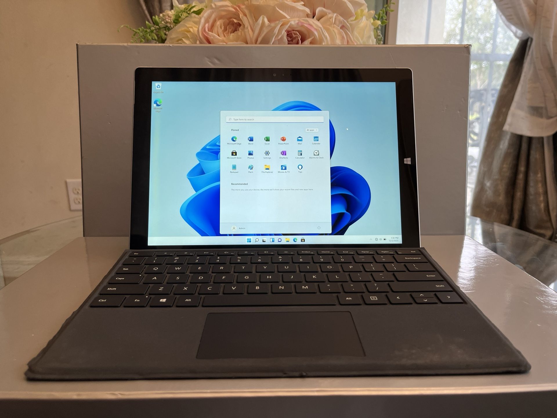 Microsoft Surface Pro 4 Laptop 12" Intel i5 2.50GHz 4GB RAM 128GB SSD Windows 11 w/ Charger - $99