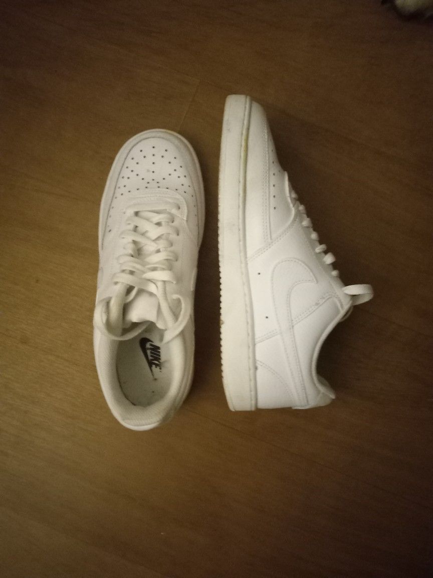 nike airforces 1's. womens size 7. 