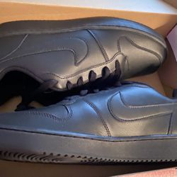 Men’s black Nike