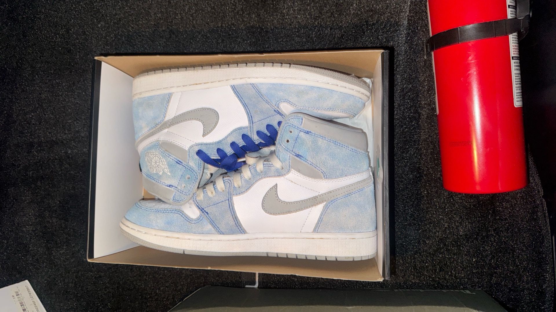 Jordan 1 Retro Hyper Royal 9.5