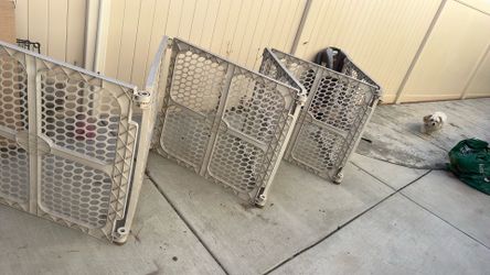 Baby or puppy play pen
