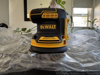 DEWALT 5 In. RANDOM ORBITAL SANDER