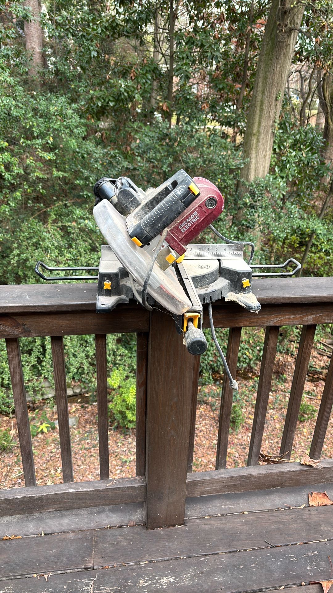 CHICAGO ELECTRIC POWER TOOLS 10 in. Sliding Compound Miter Saw