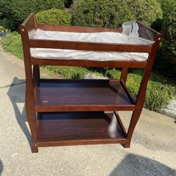 Would baby changing table