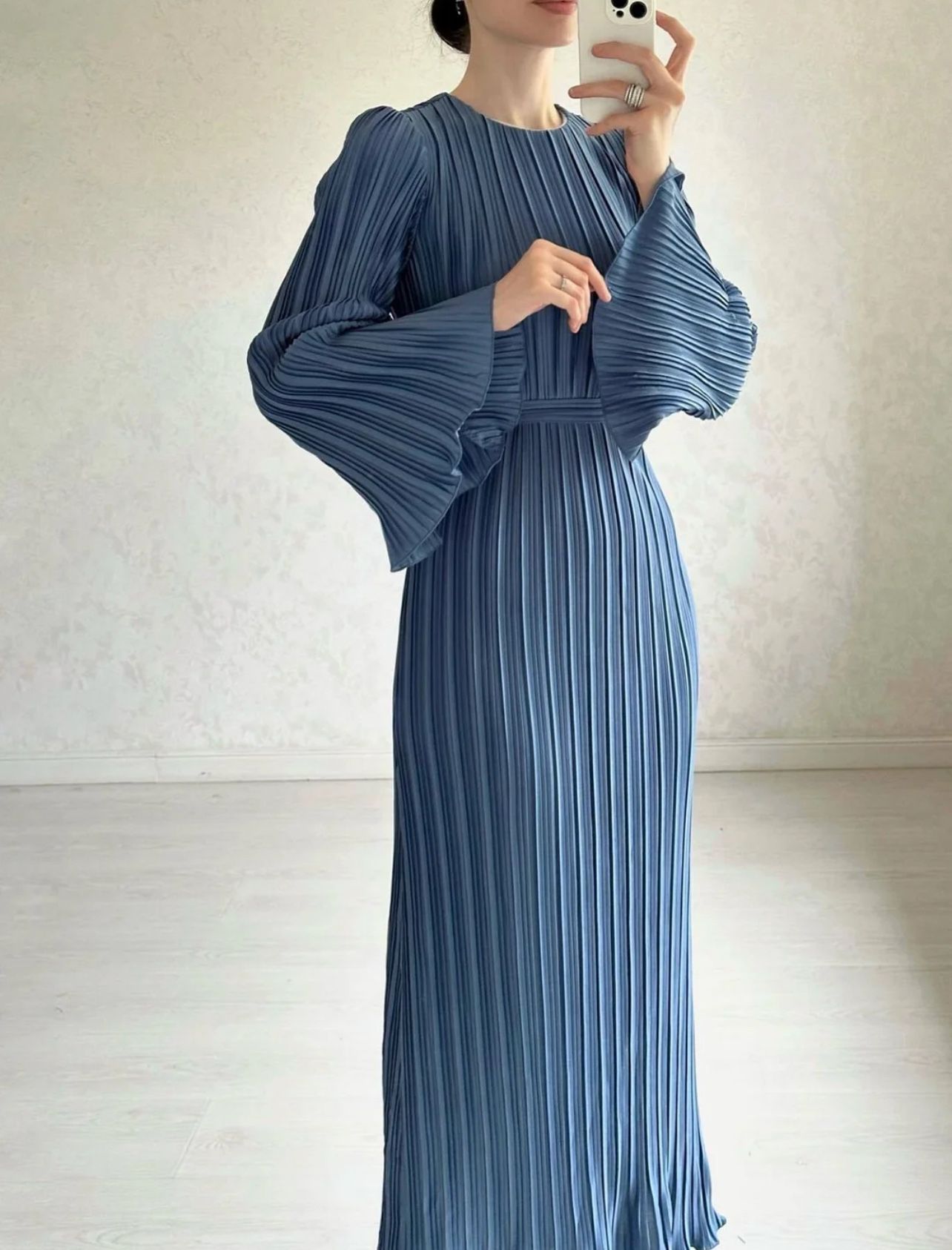 Elegant Pleated Trumpet Sleeve Midi Dress