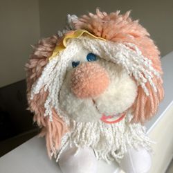 Vintage 1986 Disney “Shy Flup” Fluppy Dog Peach White Yarn Fur with Accessories