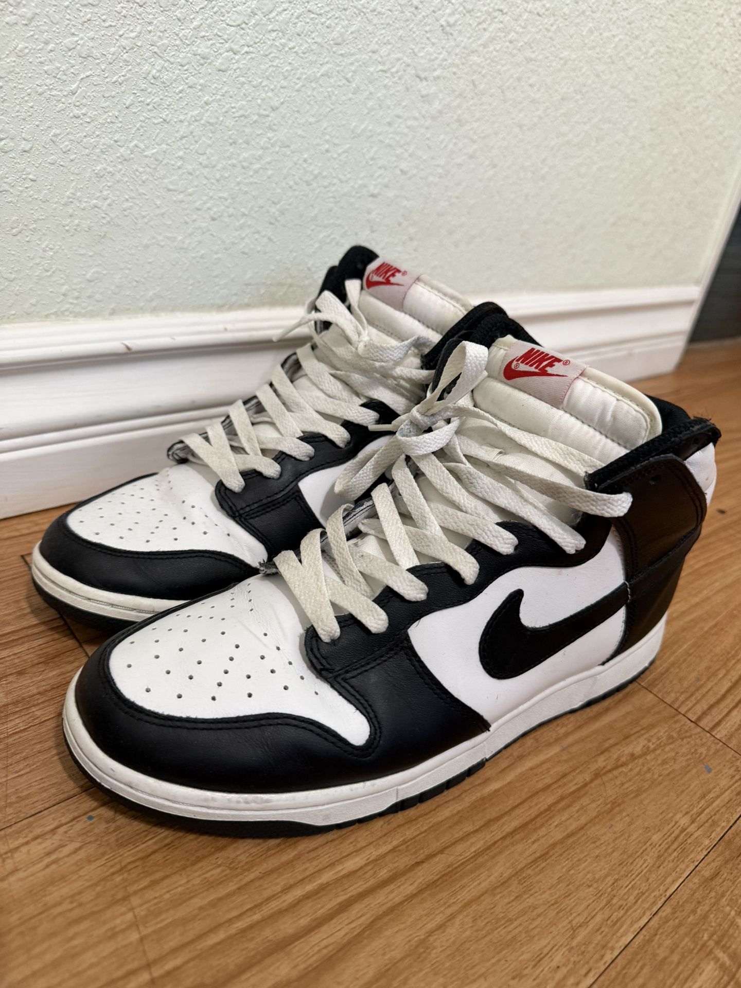 Nike Panda Dunks