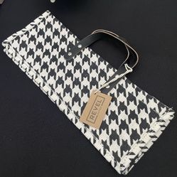 True Fabrications Houndstooth Wine Purse