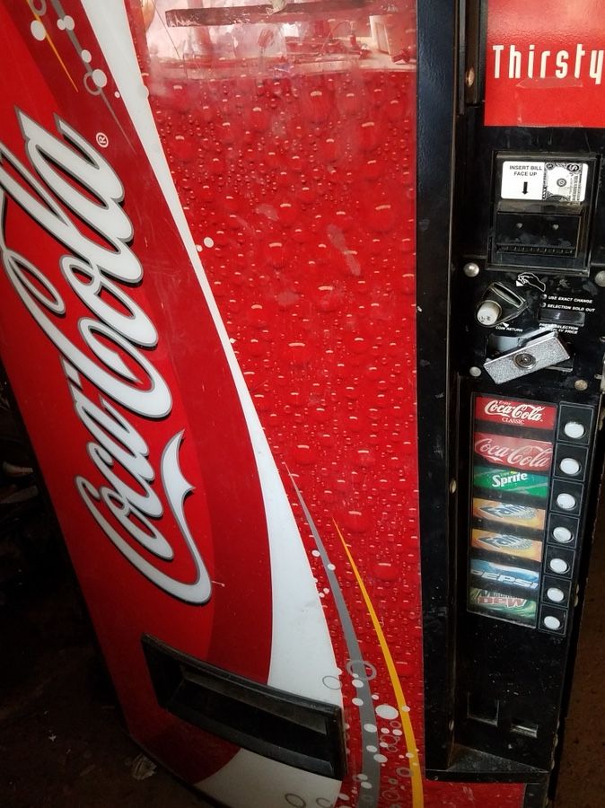 Vmax 576 vendo Coke drink vending machine Pepsi cola