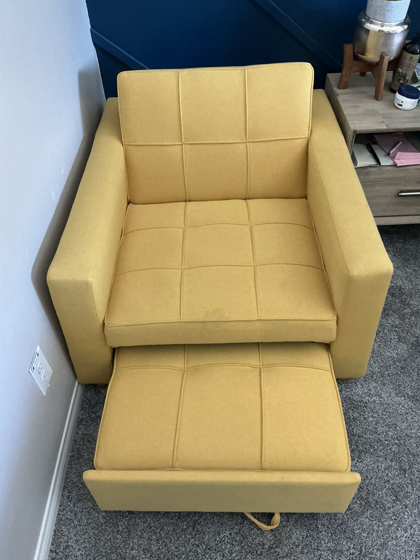 💛 Convertible Yellow Chair w/ Pull-Out Ottoman Bed
