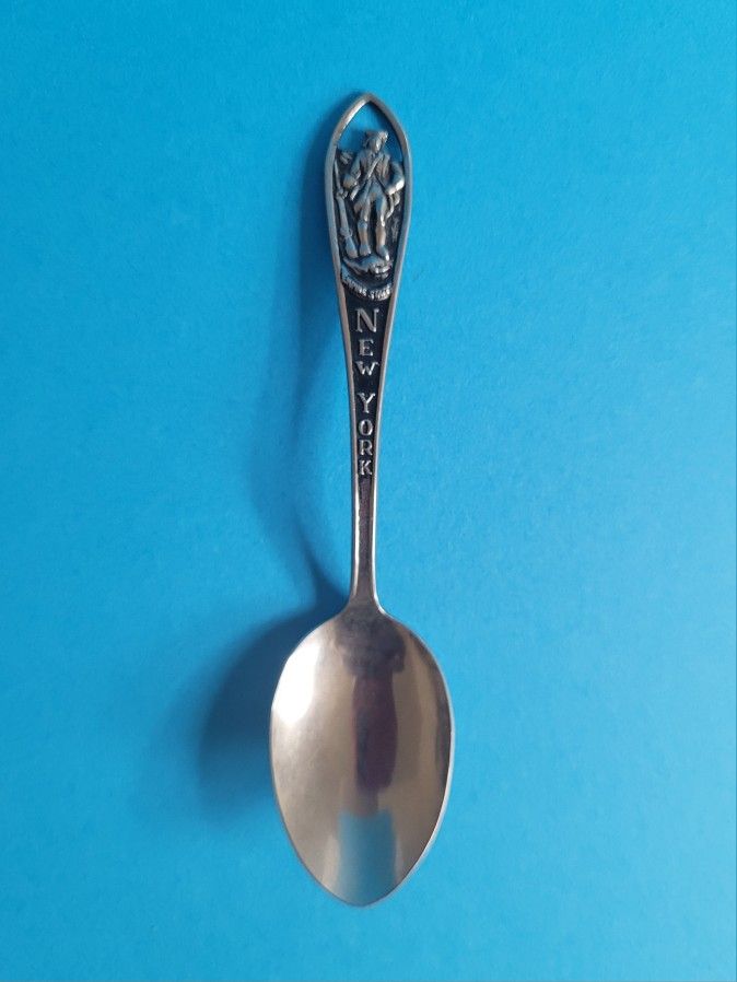 Vintage Souvenir Collectors Spoon  - New York State Spoon  4.5"

