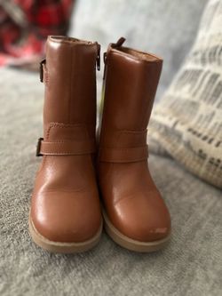 10c Boots