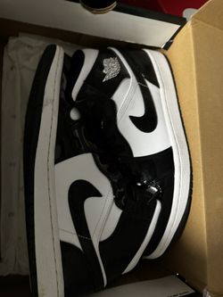 Jordan 1 White And Black Mid Size 10.5 Man