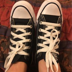 New Converse Size 4 ‘mens Or 6 Womens 
