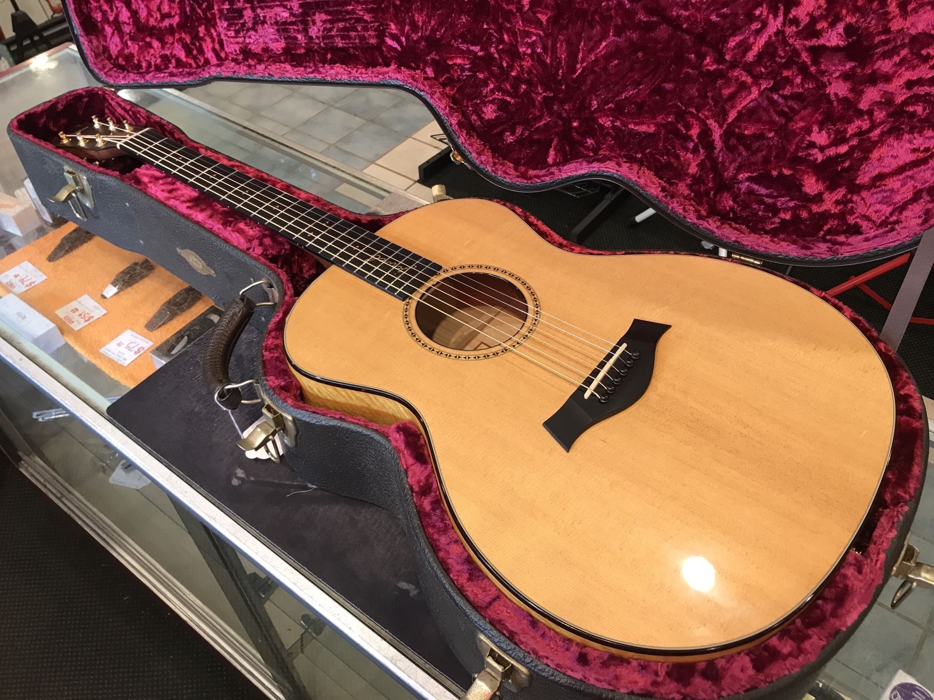 Taylor Jewel Kilcher Signature (JKSM) Acoustic Electric Guitar