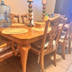 Dinning Table 