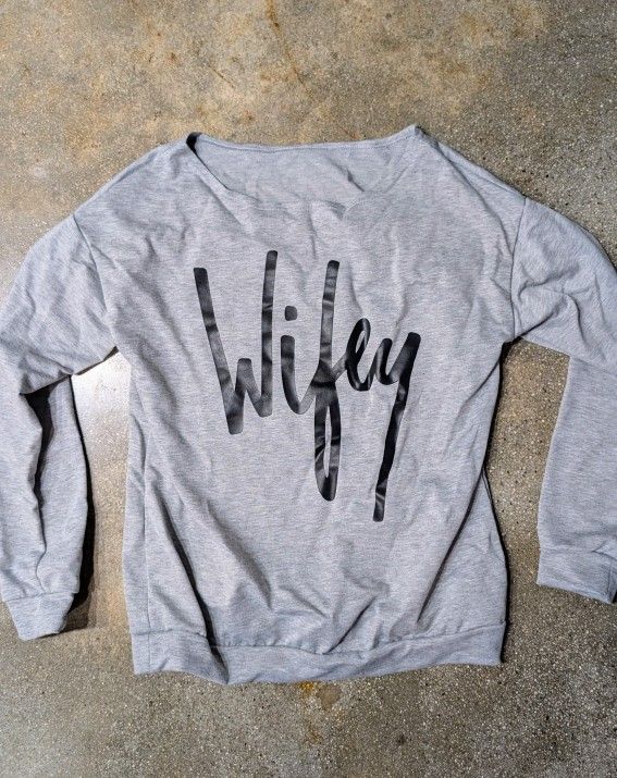 Wifey Sweatshirt - women's small