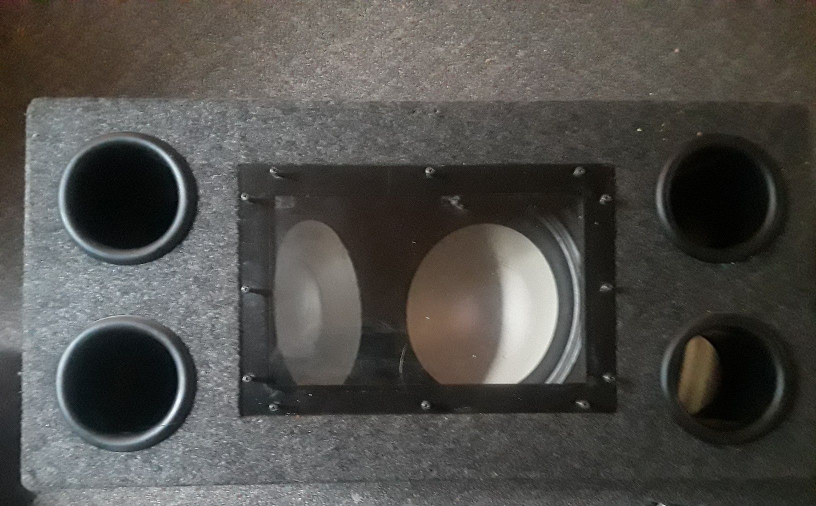 2 12 inch Infinity 1230W subwoofer speakers with 4 hole box