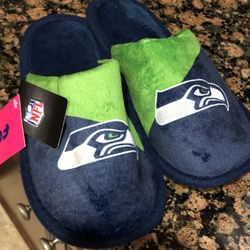 Seattle Seahawk Slippers - Kids 7/8