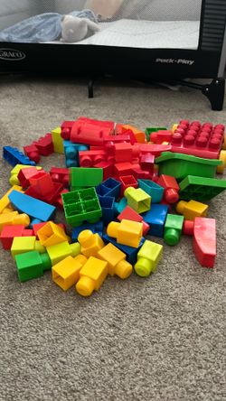 Mega blocks  (75) pcs.
