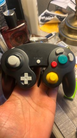 NINTENDO GAME CUBE CONTROLLER
