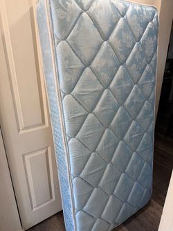 Twin mattress