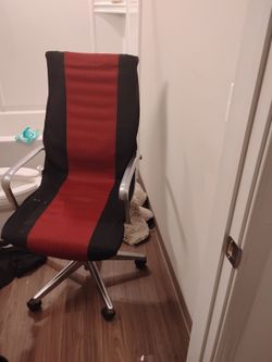 Rolling chair