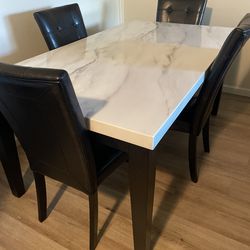 Great Condition Table Set for Sell!
