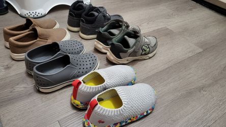 Toddler shoes size 9