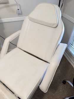 White Esthetic Facial Treatment Chair
