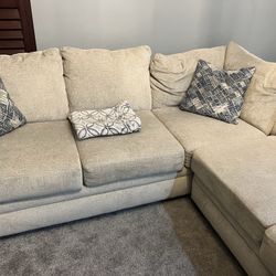 Sectional Sofa With Chaise Lounger
