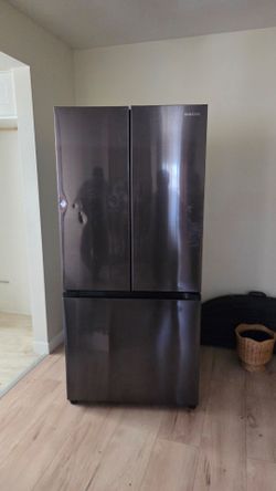 Samsung French Door Refrigerator RF18A5101SG/AA – Excellent Condition – 2024