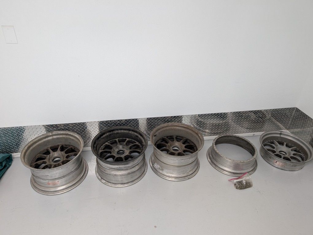 Kinesis Center Lock Three-piece Alloy Wheels