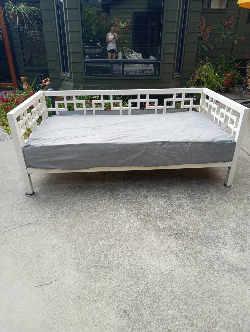 Day Bed