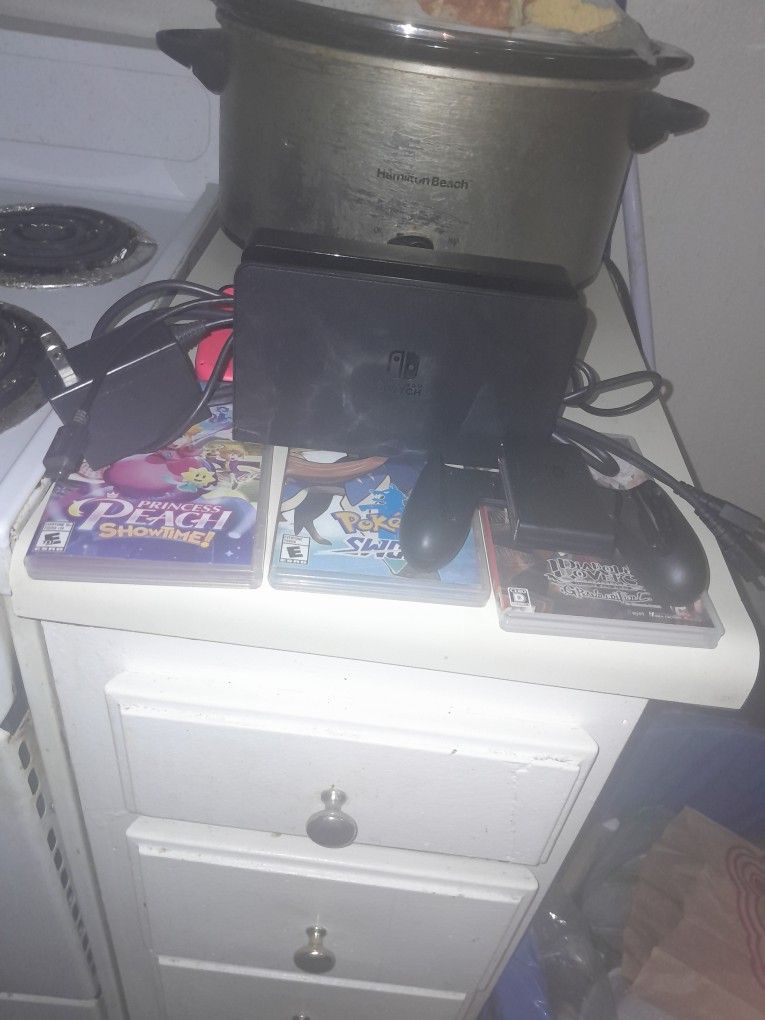 Nintendo Switch Old With Games 