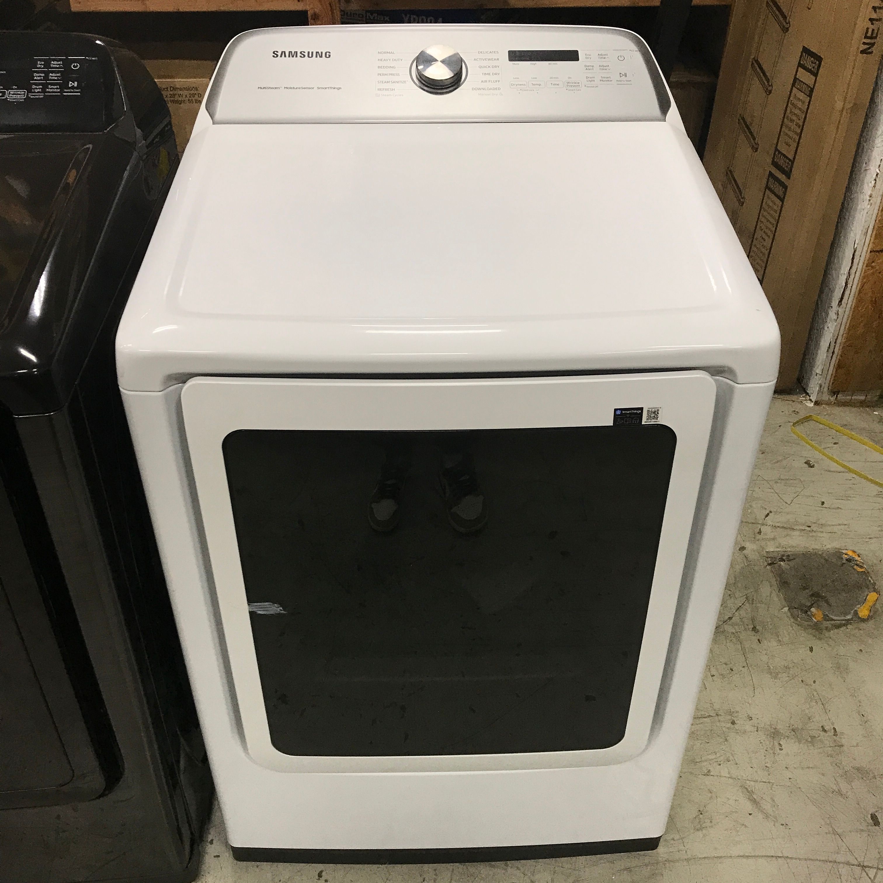 Samsung 7.4 cu. ft. Vented Gas Dryer with Steam Sanitize