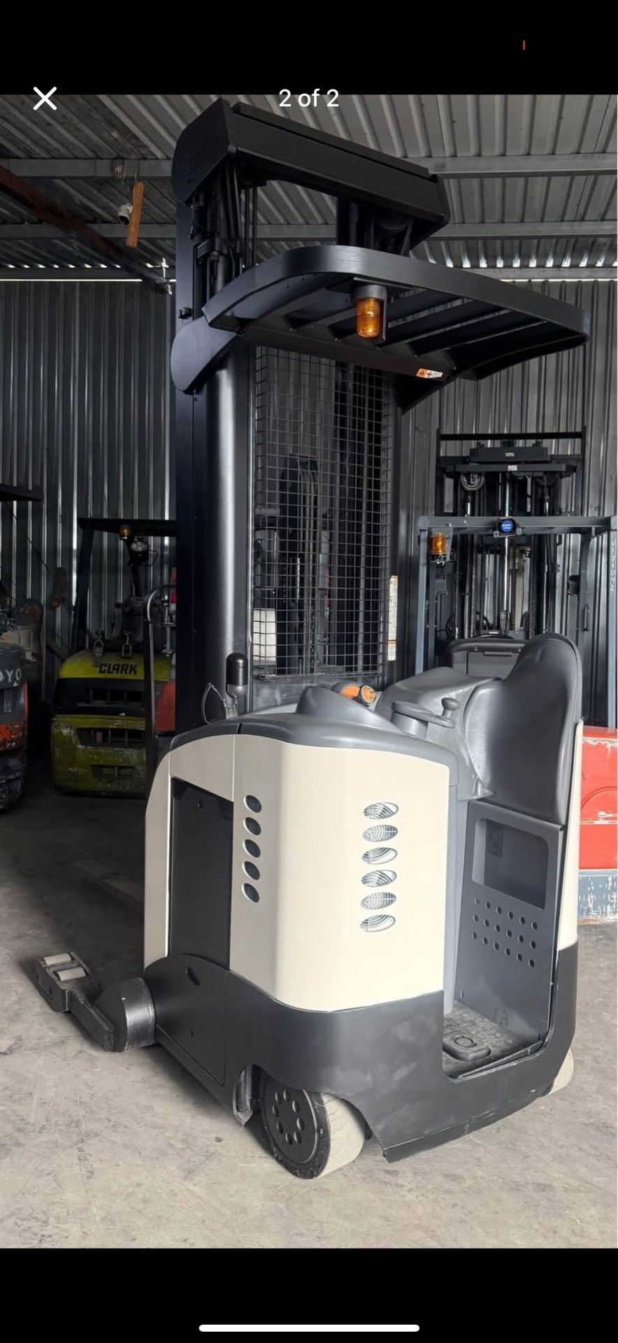 CROWN REACH FORKLIFT