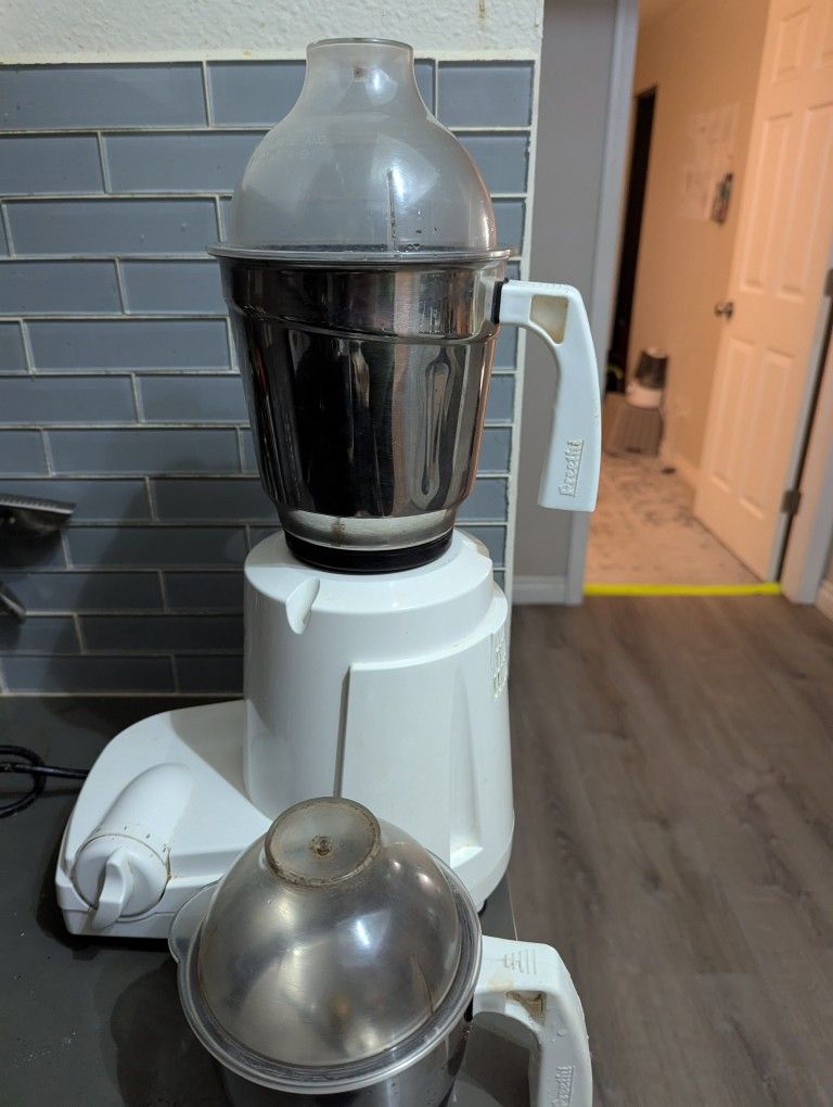 Preethi Twin jar Mixer Grinder, 550 watt's