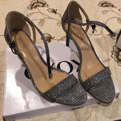 Michael Kors heels size 9 1/2